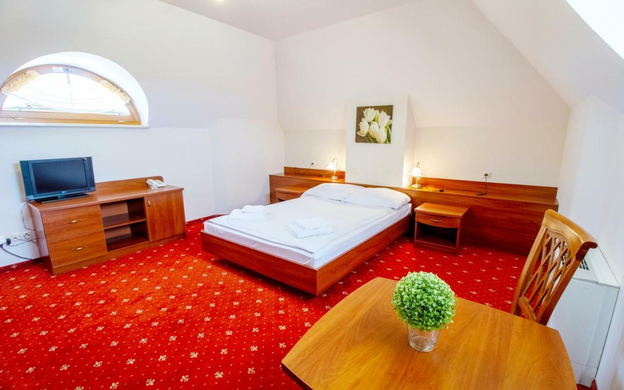 Hotel Stary Mlyn Koziegłowy Екстериор снимка