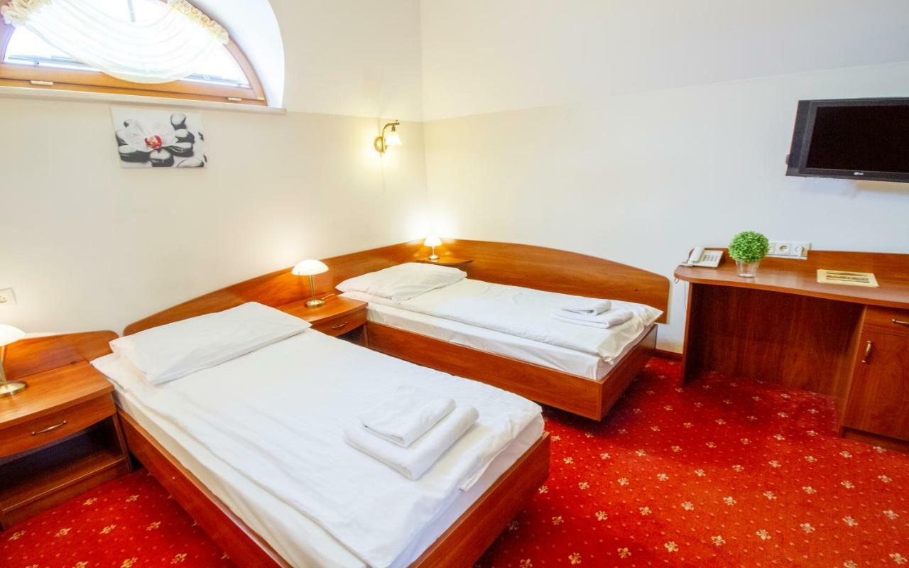 Hotel Stary Mlyn Koziegłowy Екстериор снимка